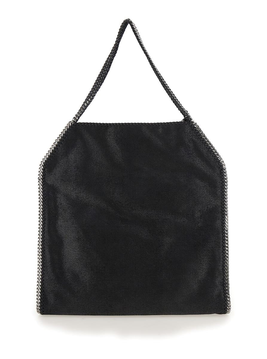 Schwarze Handtasche mit diamantartiger Kette und Logo-Anhänger auf der Vorderseite aus Ökoleder für Damen