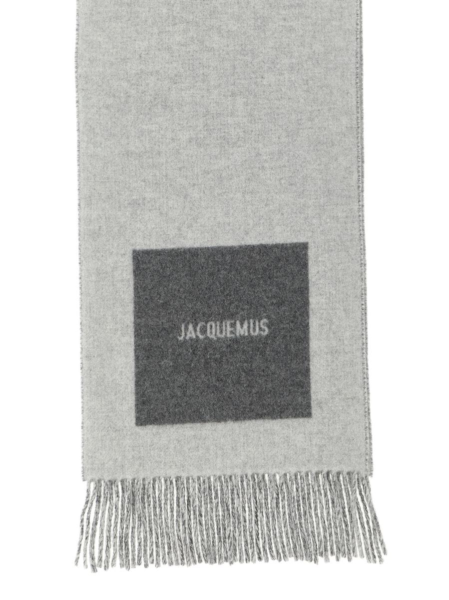 Jacquemus-Schal „L'Echarpe Rond Carré“.