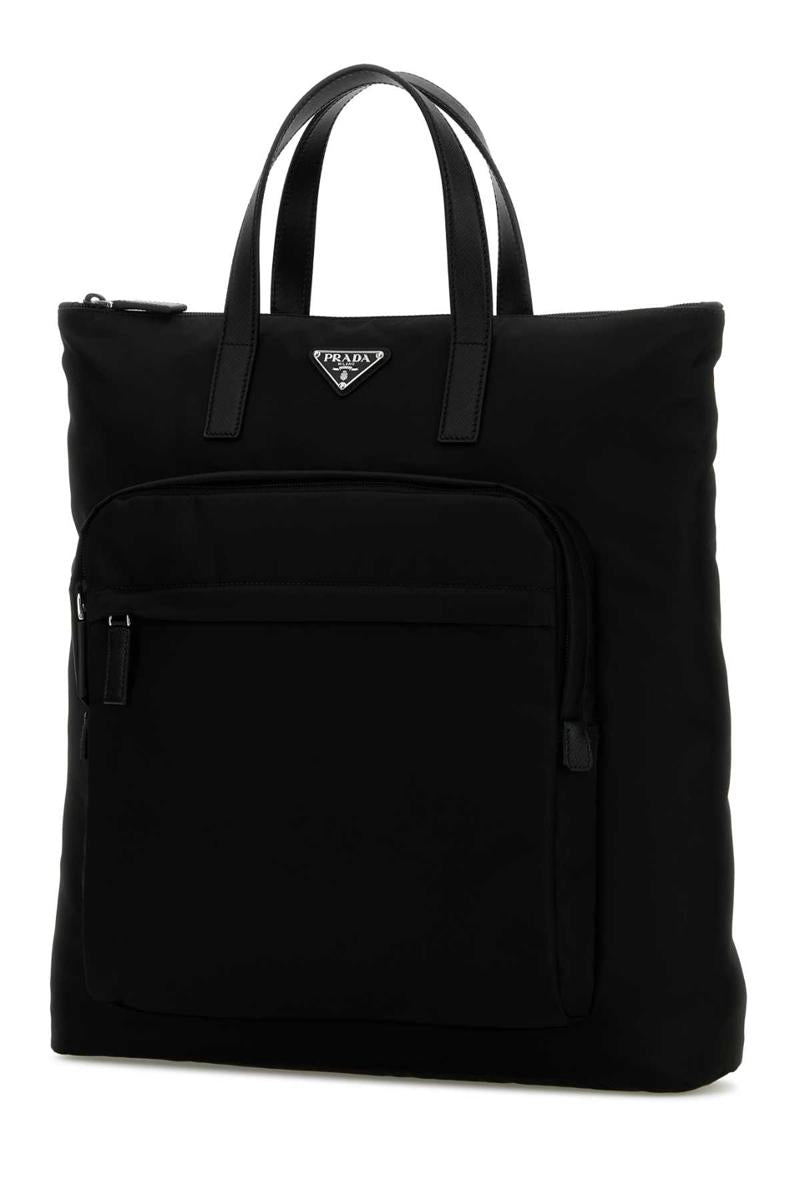 Prada-Handtaschen.