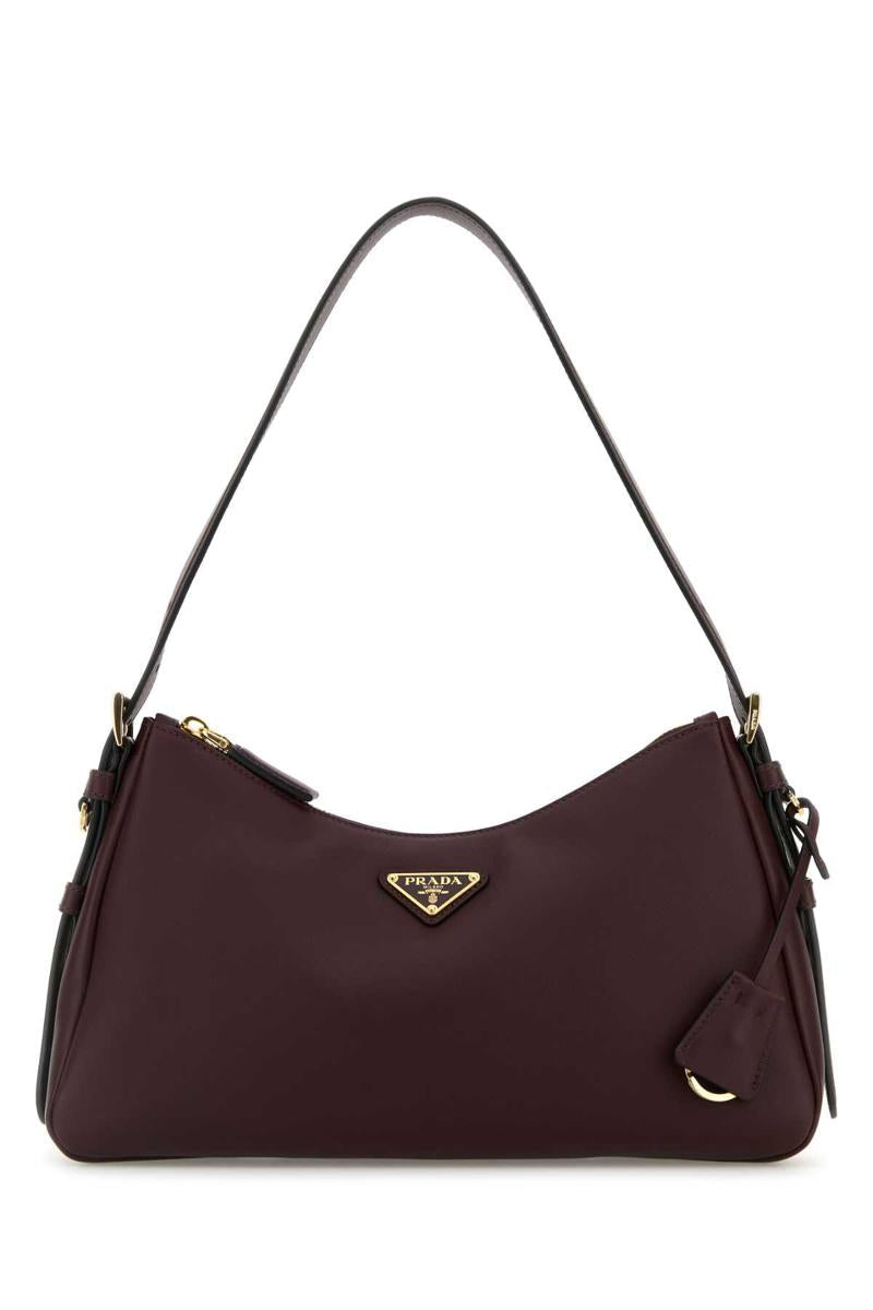 Prada-Handtaschen.