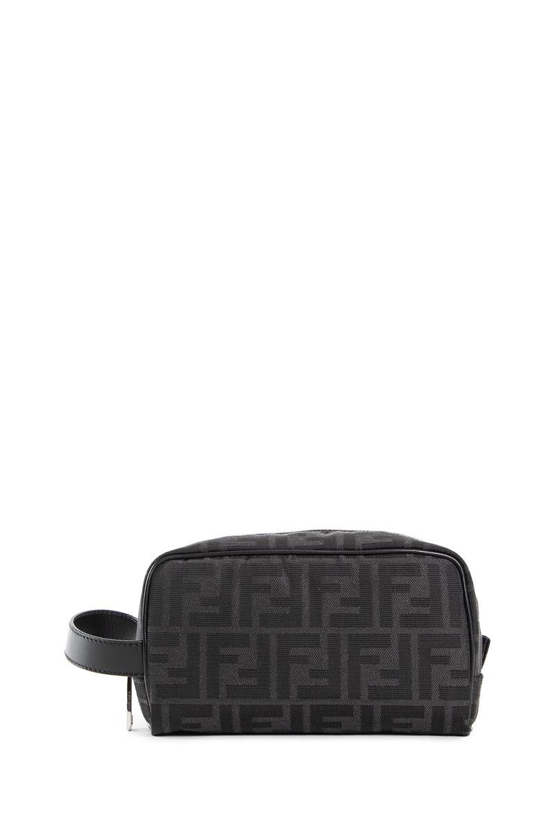 Fendi Clutches &amp; Beutel