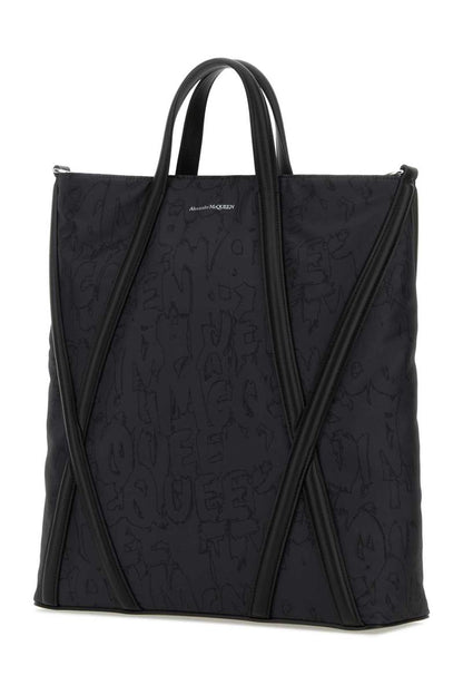 Handtaschen von Alexander McQueen.