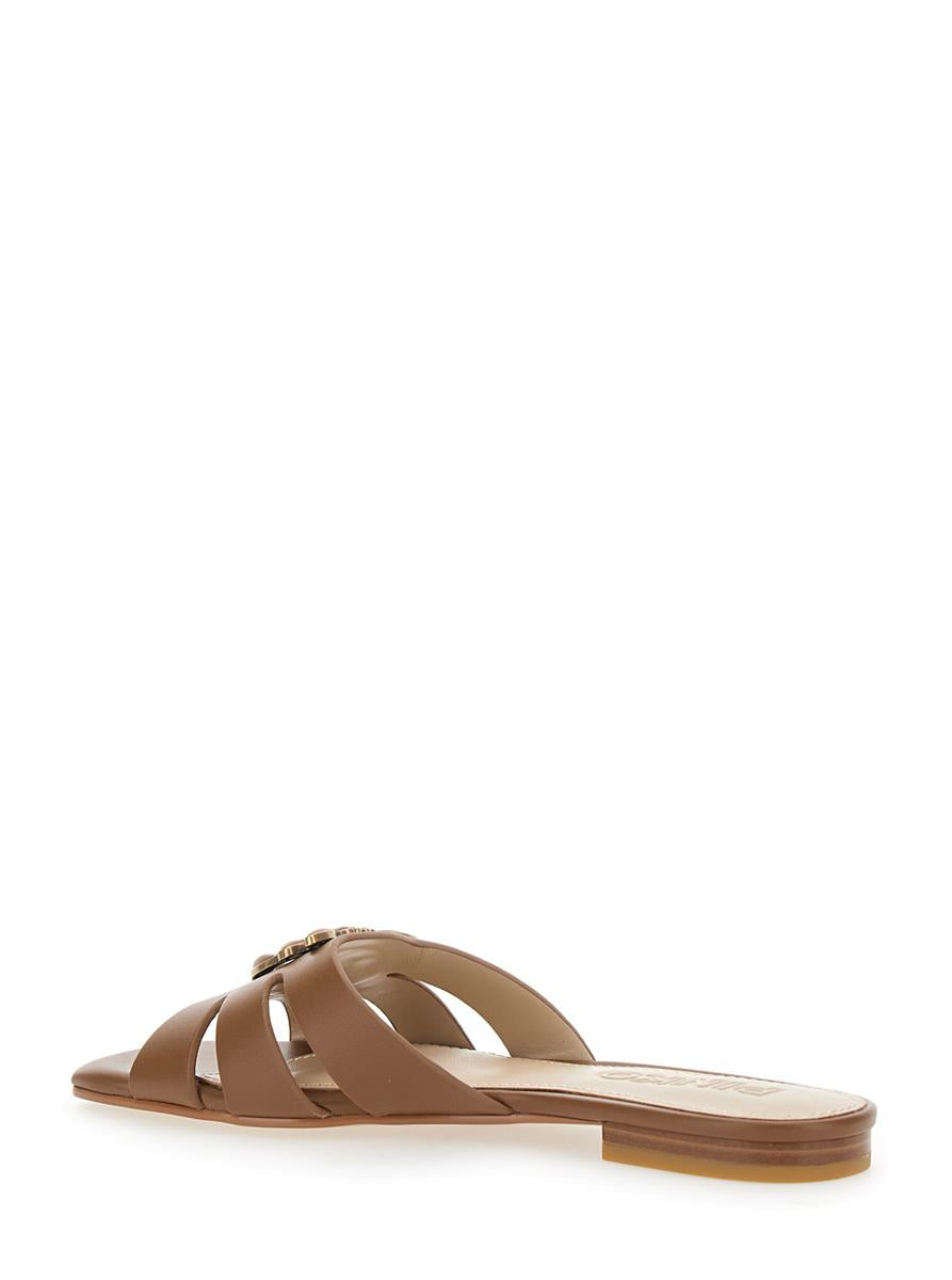 Braune Sandalen „Marli 09“ mit Love Birds-Plakette im Diamantschliff und Cut-Out-Details aus Leder für Damen