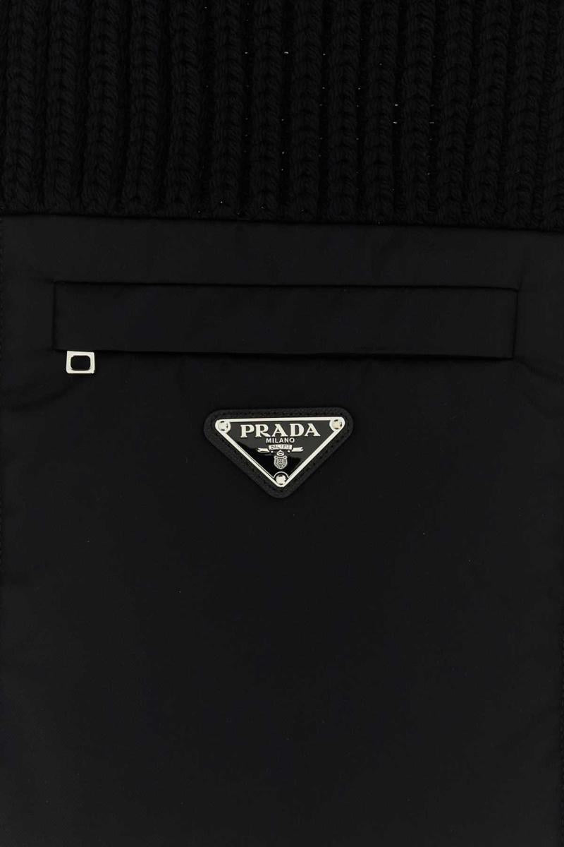 Prada Schals und Foulards