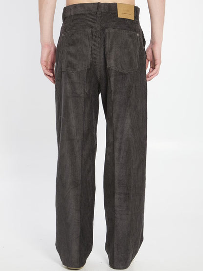 Cordhose aus Samt