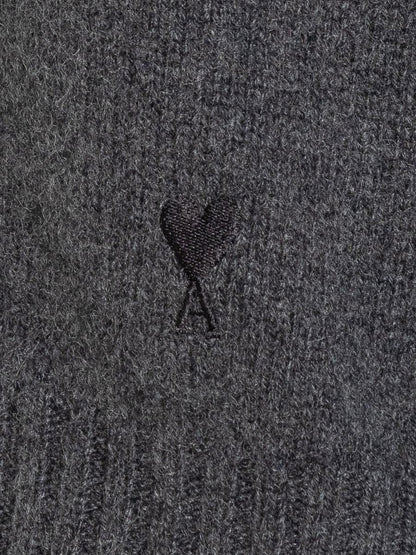 AMI Paris – Graue Strickjacke mit Knöpfen und Logo von Ami Paris