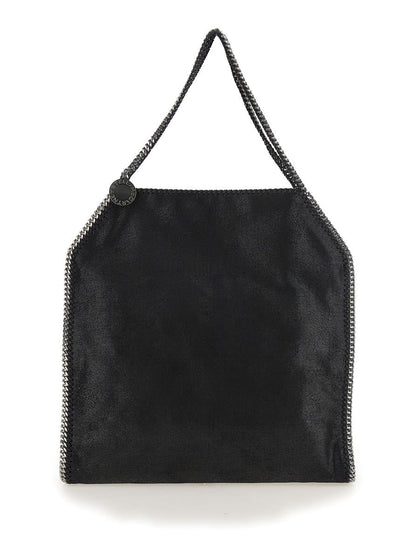 Schwarze Handtasche mit diamantartiger Kette und Logo-Anhänger auf der Vorderseite aus Ökoleder für Damen