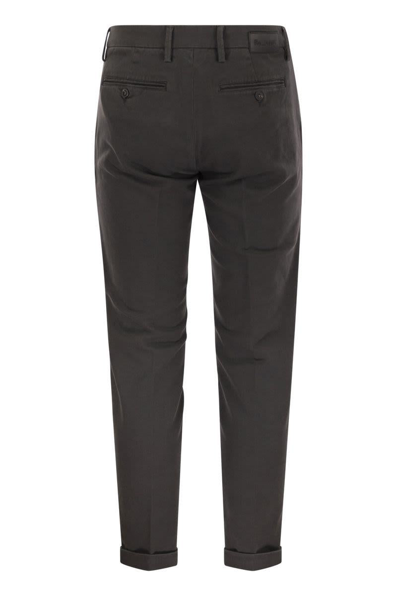 Re-Hash Mucha – Chino aus Stretch-Baumwolle und Lyocell