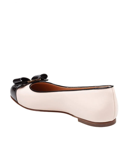Salvatore Ferragamo – Zweifarbige Ballerinas aus Leder