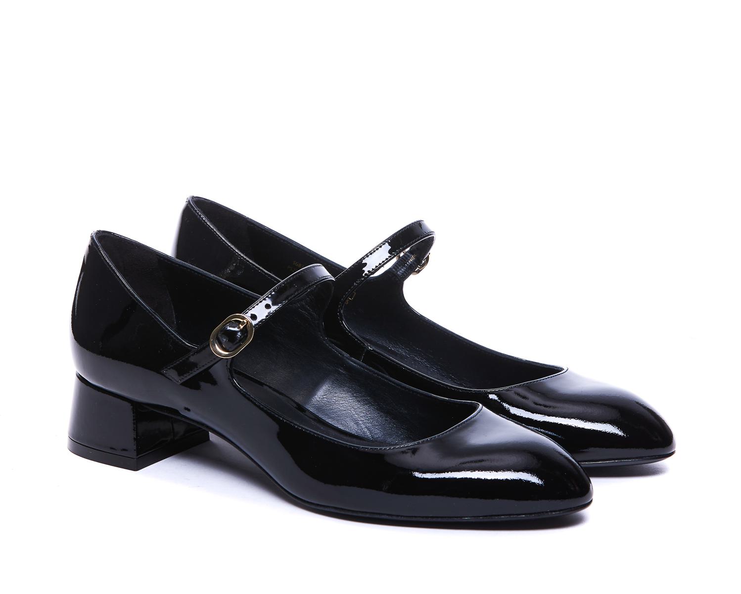 Stuart Weitzman mit Absatz