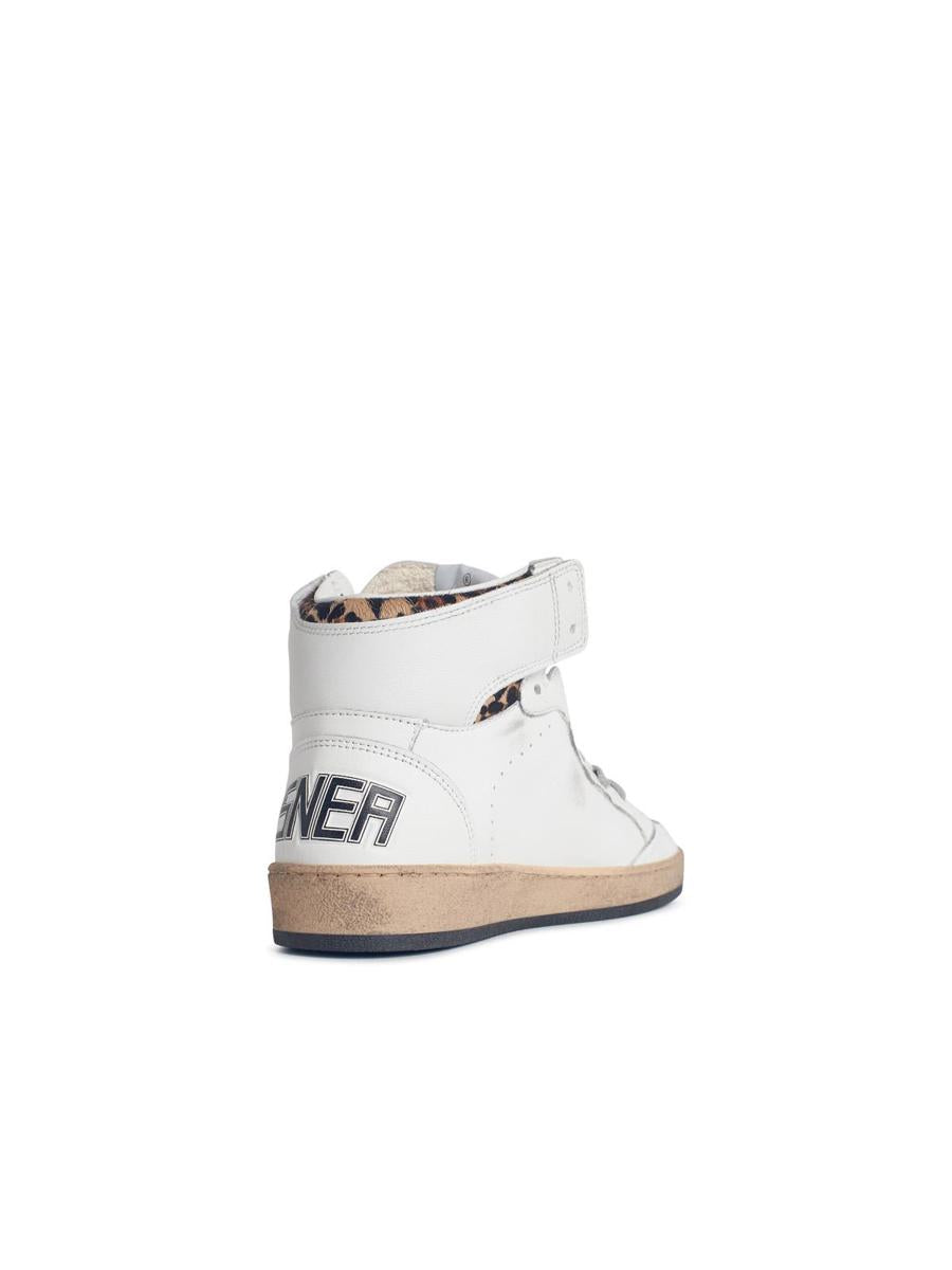 Golden Goose – Weiße Ledersneaker „Sky-Star“ mit Knöchelsignatur und Leo-Pferdehaareinsätzen