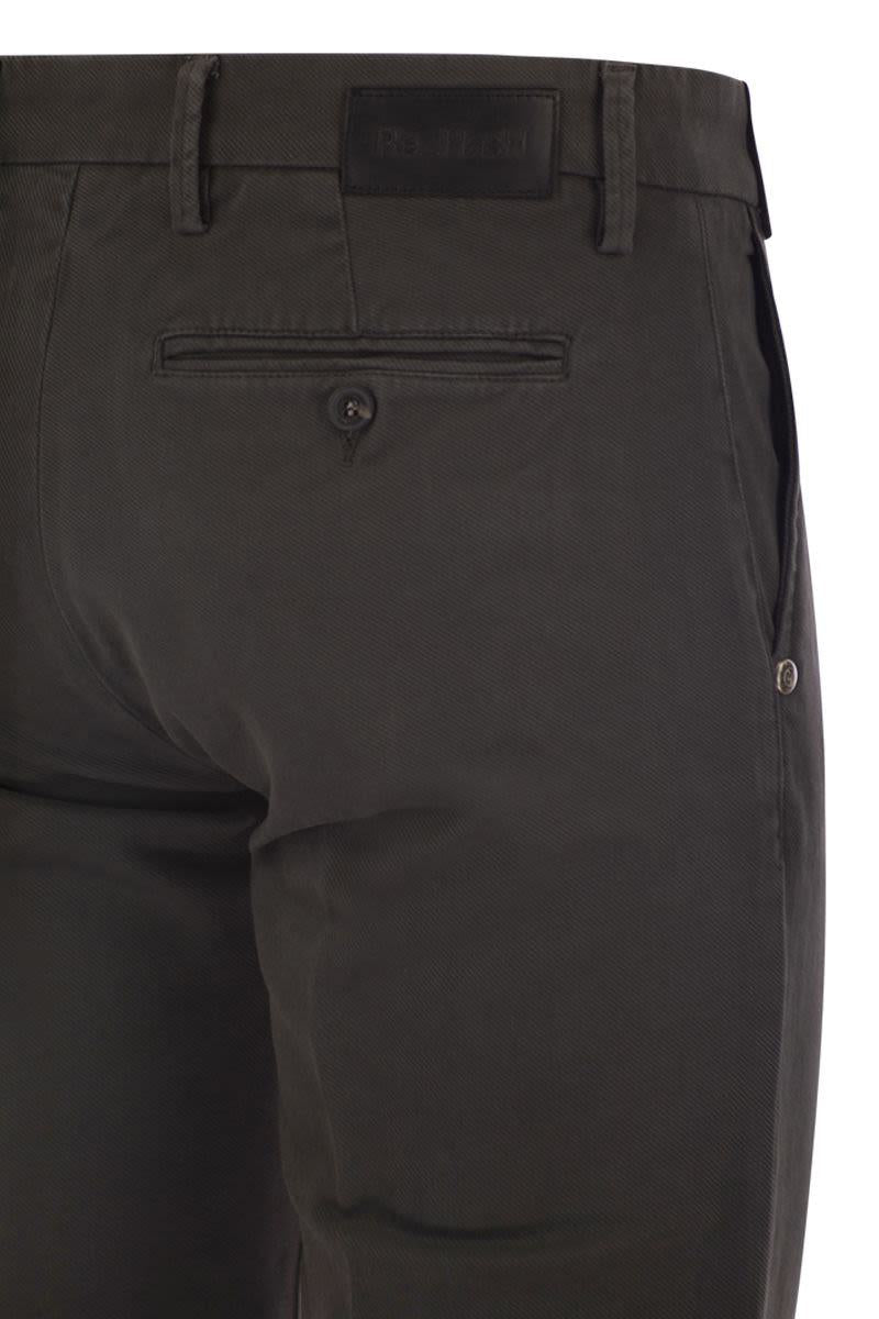 Re-Hash Mucha – Chino aus Stretch-Baumwolle und Lyocell