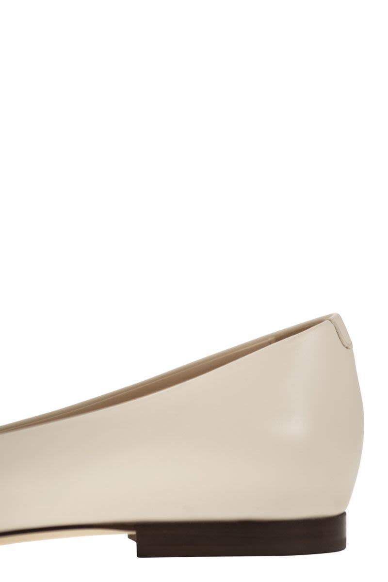 Tod'S Lederballerina mit Accessoire