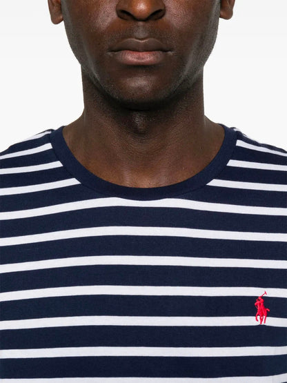 Individuelles Slim-Fit-T-Shirt mit Streifen