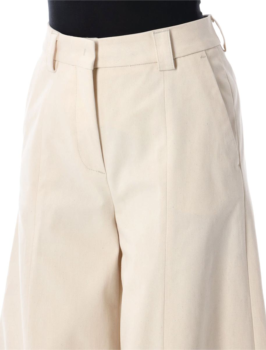 Die neueste B-Alma-Hose