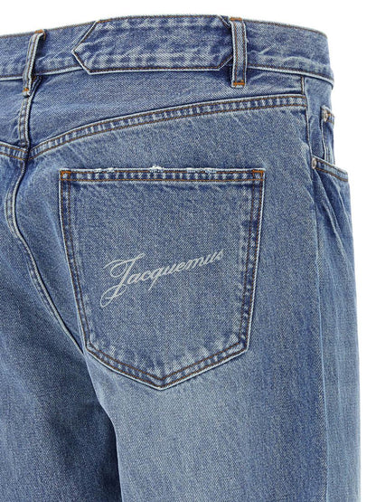 Jacquemus-Jeans „Le De-Nime Droit“.