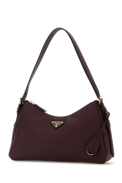 Prada-Handtaschen.