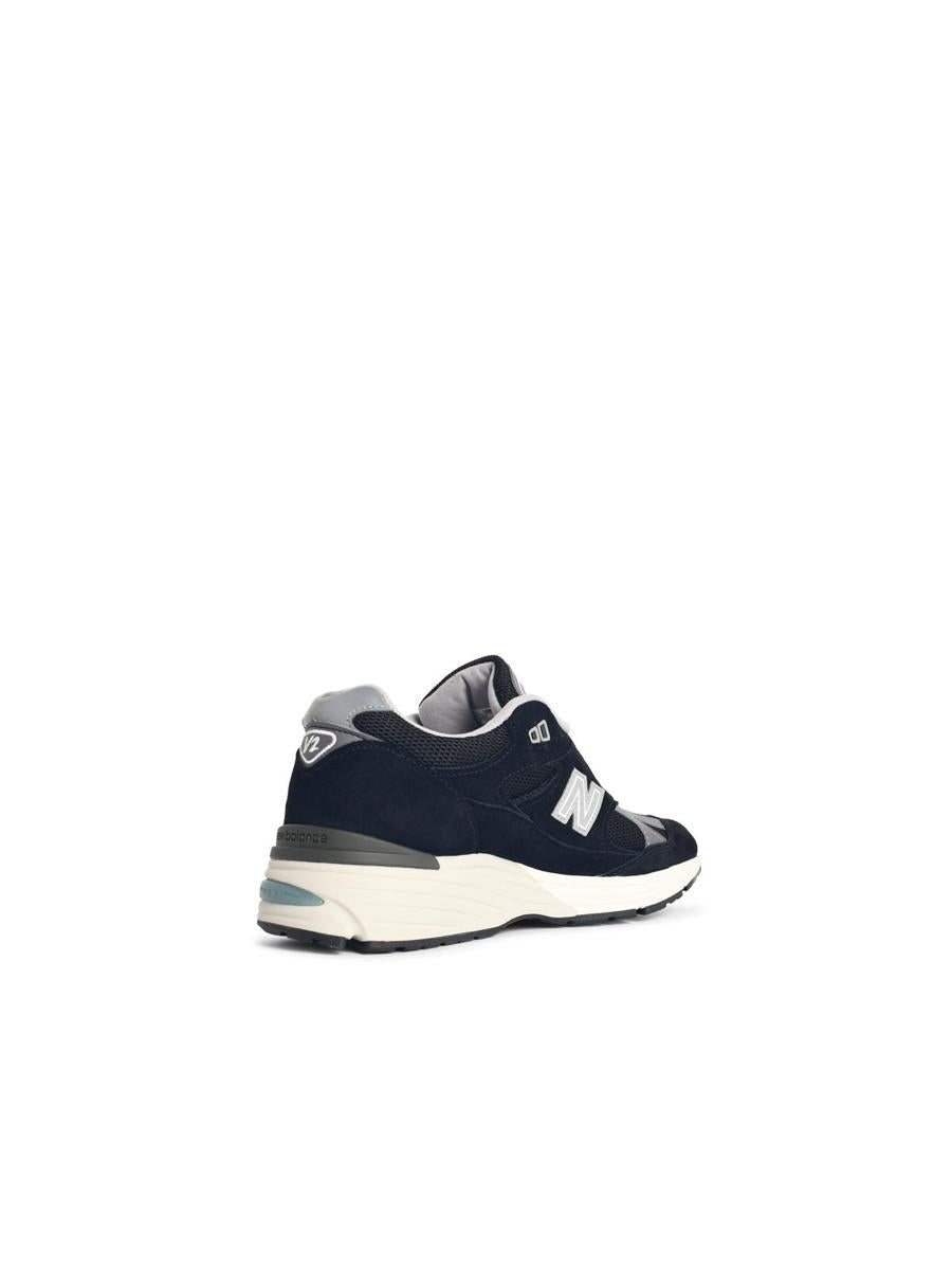 New Balance „991V2“ – Schwarze Sneaker aus Stoffmischung