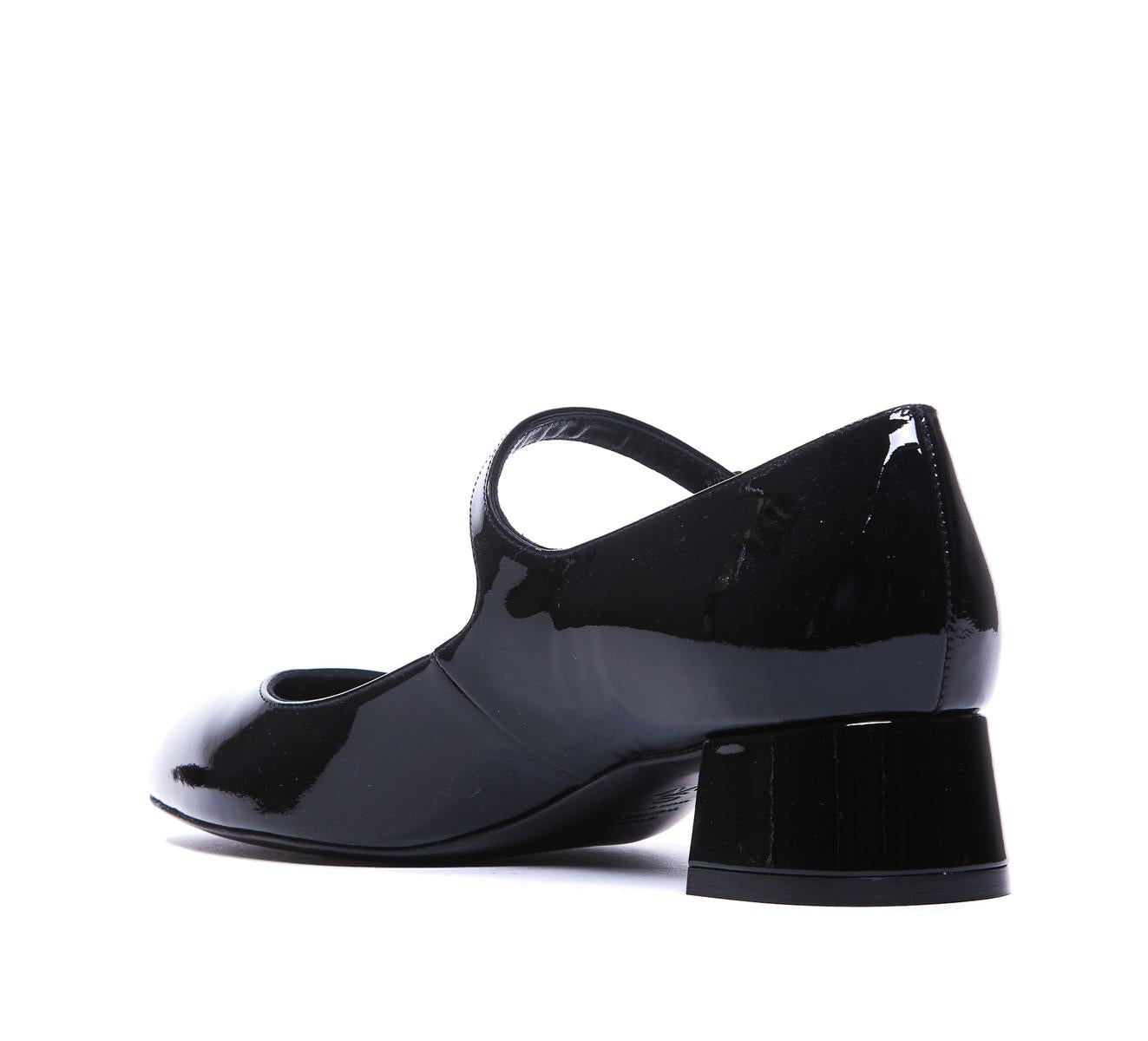 Stuart Weitzman mit Absatz