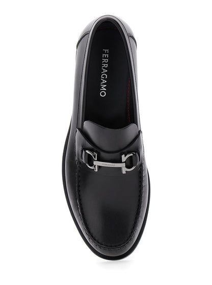 Schwarze Loafer mit Gancini auf der Vorderseite aus Leder für Herren