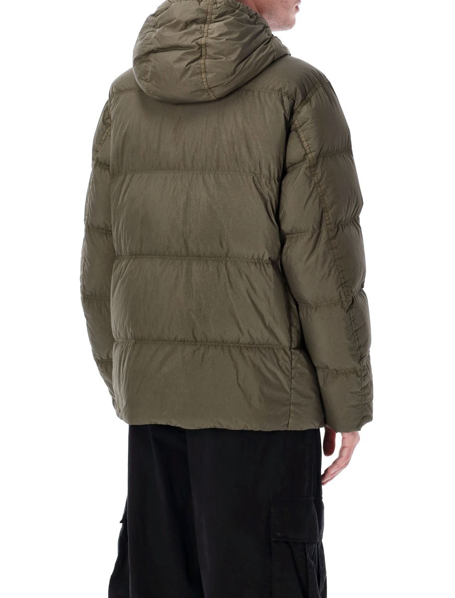 Stone Island – Daunenjacke mit Kapuze und Crinkle-Muster in Stückfärbung