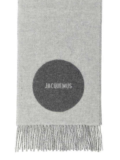 Jacquemus-Schal „L'Echarpe Rond Carré“.