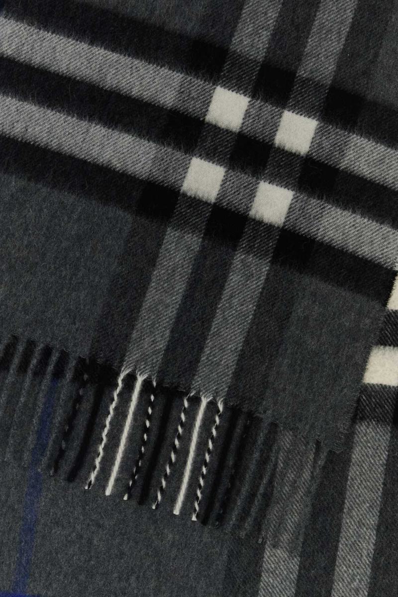 Burberry Schals und Foulards