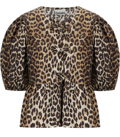 Ganni – Bluse mit Schößchen und Animalprint
