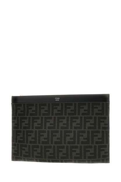 Fendi-Handtaschen.