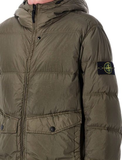 Stone Island – Daunenjacke mit Kapuze und Crinkle-Muster in Stückfärbung