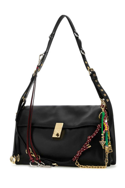 Prada-Handtaschen.