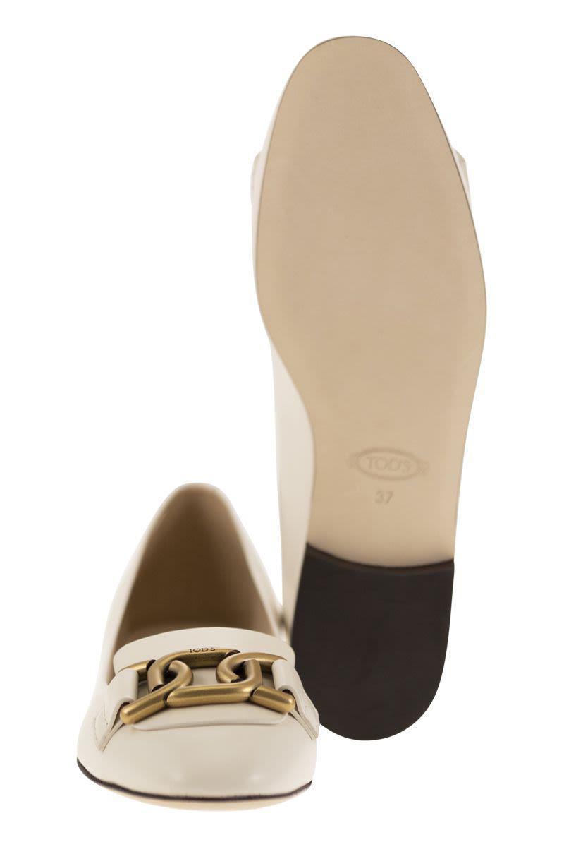 Tod'S Lederballerina mit Accessoire