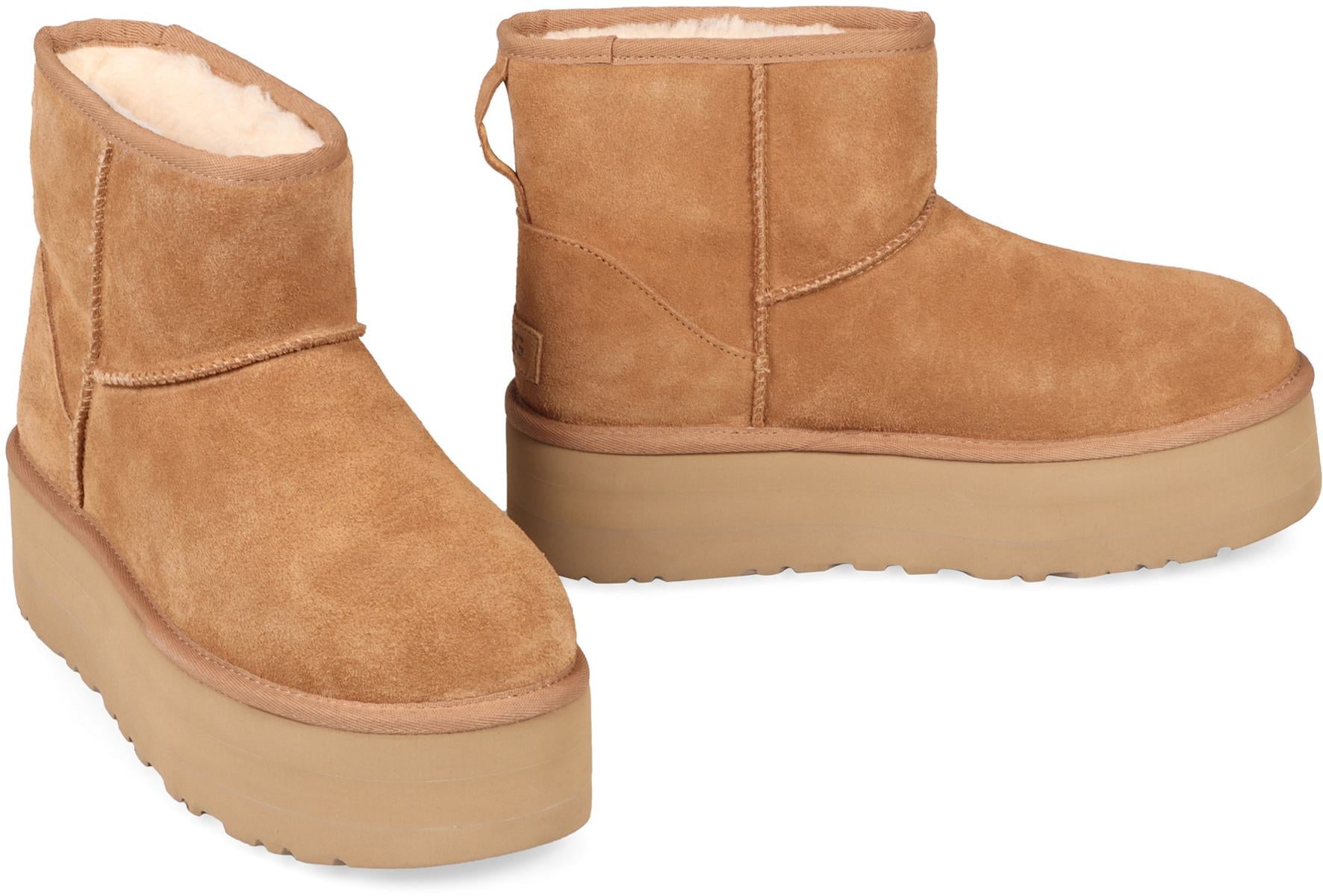 UGG Classic Mini-Stiefeletten mit Plateausohle