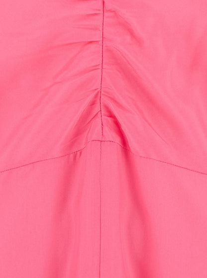 Fuchsiafarbenes, ärmelloses, langes Kleid mit gekreuzten Spaghettiträgern und Knopfverschluss hinten aus technischem Stoff für Damen