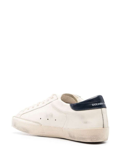 Weiße Low-Top-Sneaker „Super-Star“ mit geprägtem Logo und kontrastierender Fersenlasche aus Leder, Herren