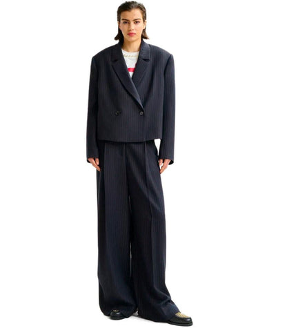 Essentiel Antwerp – Kurzer Blazer „Itzle“ in Marineblau