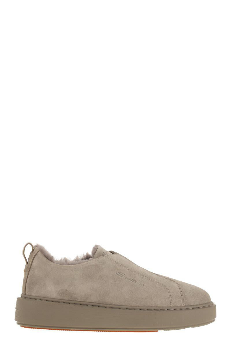 Santoni – Slip-On-Sneakers aus Wildleder mit Fell