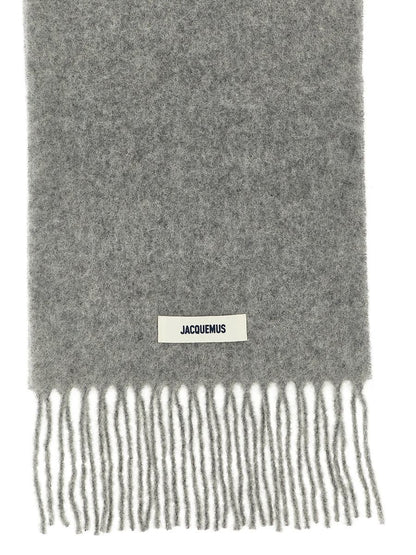 Jacquemus-Schal „L'Echarpe Carro“.