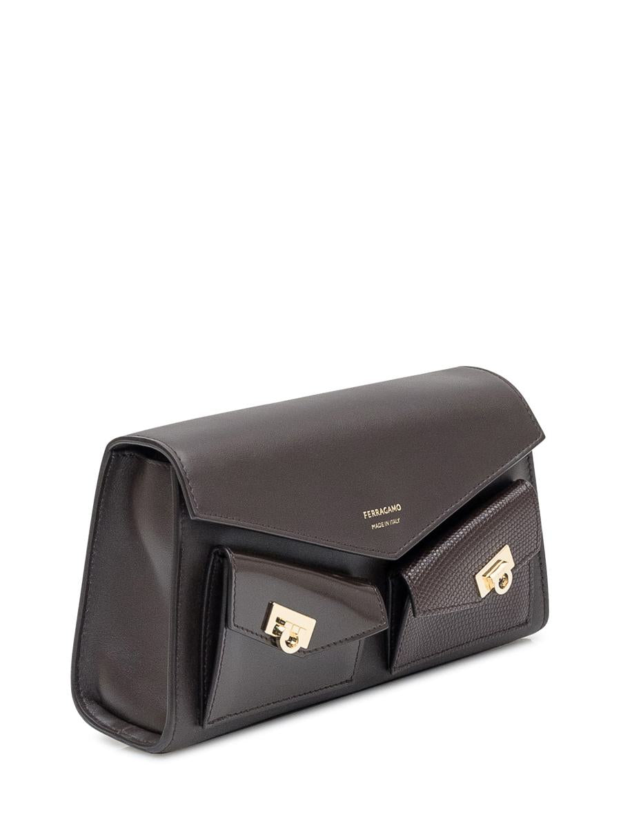 Salvatore Ferragamo Ferragamo Clutch aus schwarzem Leder