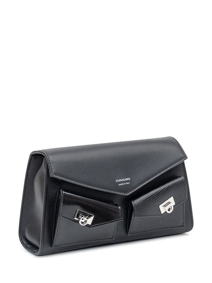 Salvatore Ferragamo Schwarze Ferragamo-Ledertasche mit Taschen