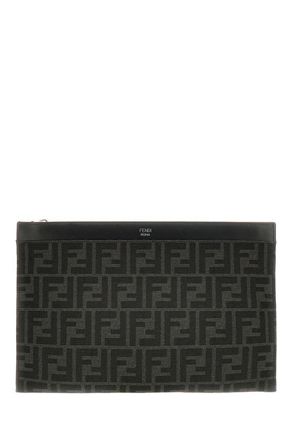 Fendi-Handtaschen.
