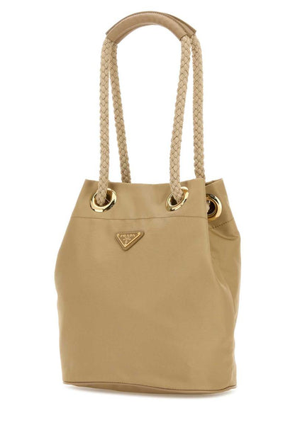 Prada-Handtaschen.