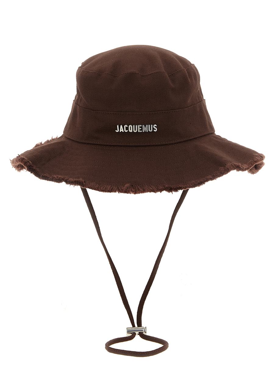 Jacquemus Fischerhut „Le Bob Artichaut“.